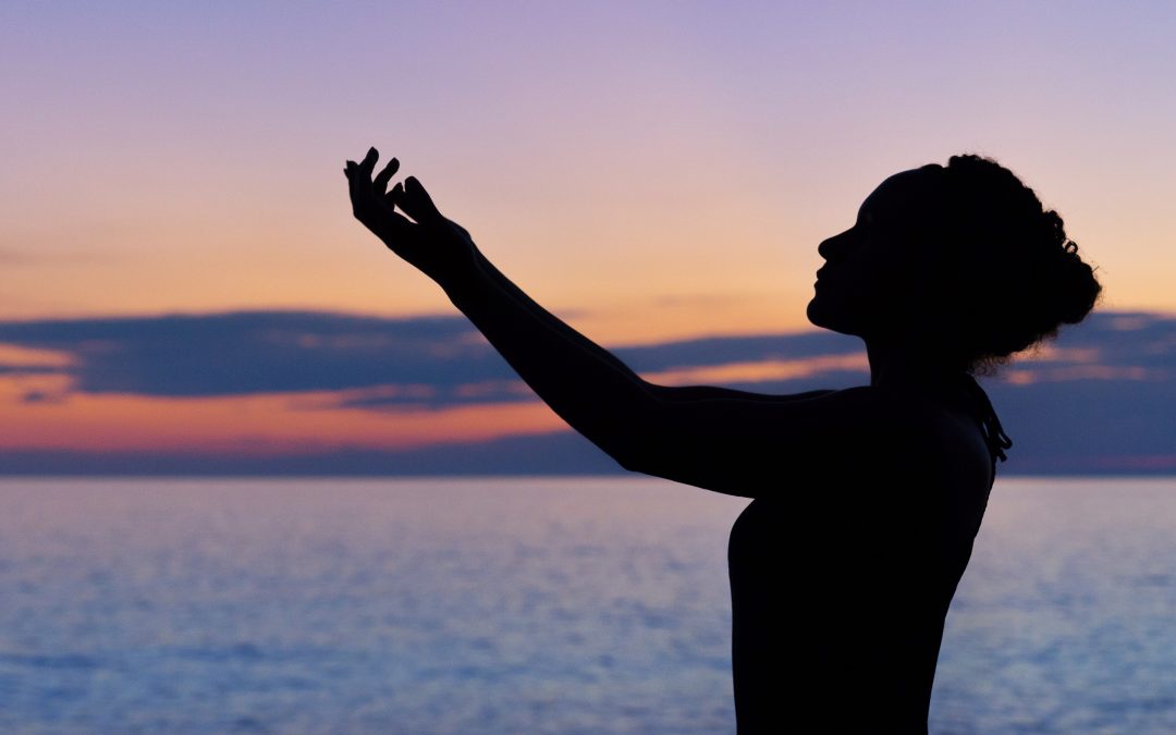 Communiquer avec ses guides spirituels : le silence et l'ouverture préparent la connexion