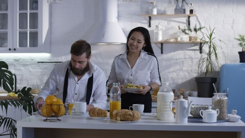 Quel type de femme plait aux hommes : une bonne épouse attentionnée