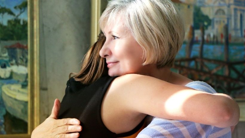 Comment sortir d’une relation toxique : s’entourer de personnes qui nous aiment